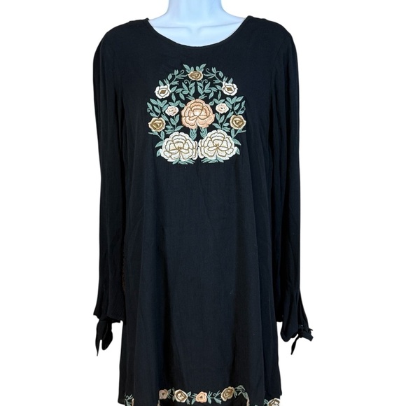 Band of Gypsies Dresses & Skirts - BAND OF GYPSIES Midi Boho Dress Small Black with Floral Crochet Flare Sleeves